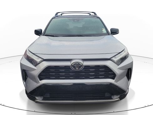 Used 2025 Toyota RAV4 XSE AWD/4WD image 2