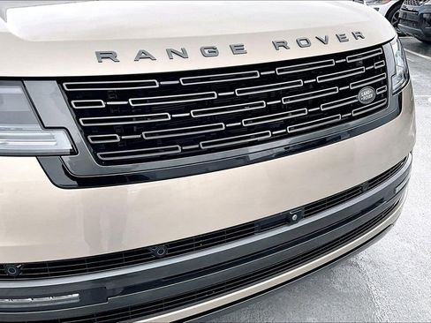 Certified 2023 Land Rover Range Rover SE image 31