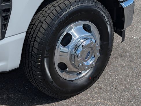 New 2026 Ford F350 XL w/ XL Chrome Package RWD image 13