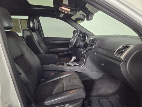 Used 2019 Jeep Grand Cherokee Altitude RWD image 33