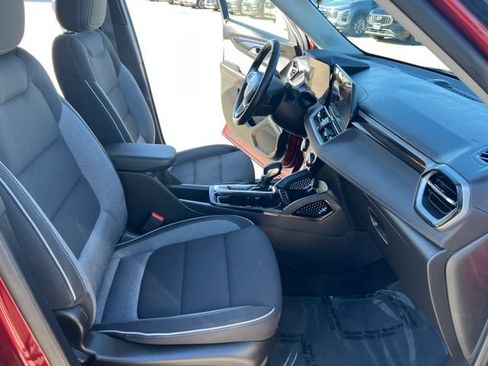 Used 2024 Chevrolet TrailBlazer LT w/ LT Cold Weather Package AWD/4WD image 14