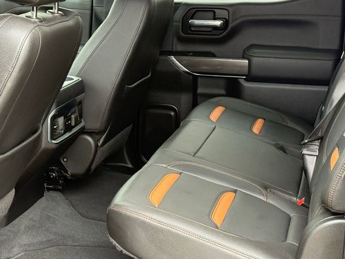 Used 2022 GMC Sierra 1500 AT4 w/ AT4 Premium Package image 9