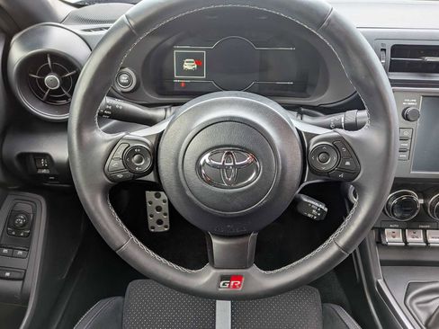 Used 2024 Toyota GR86 Premium image 19
