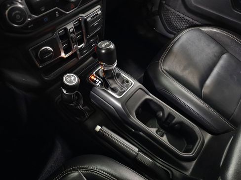 Used 2024 Jeep Wrangler Sahara w/ Technology Group image 27