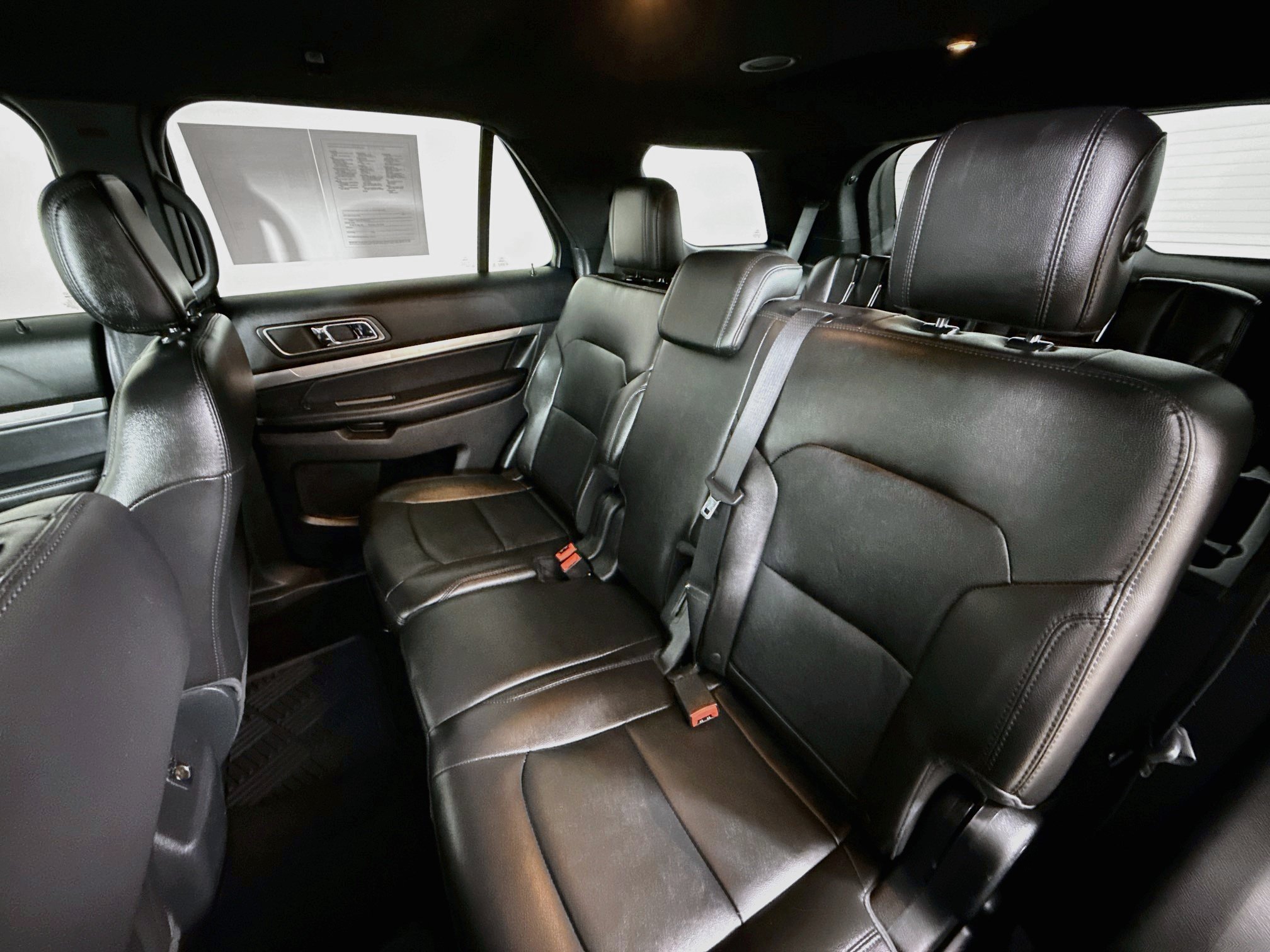 Used 2018 Ford Explorer XLT w/ Equipment Group 202A AWD/4WD image 25