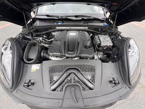 Used 2023 Porsche Macan S AWD/4WD image 35