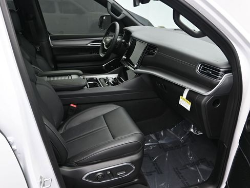 New 2026 Jeep Grand Wagoneer 4WD w/ Premium Group I image 27