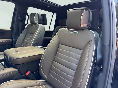 New 2026 GMC Yukon XL Denali Ultimate w/ LPO, Floor Liner Package AWD/4WD image 10