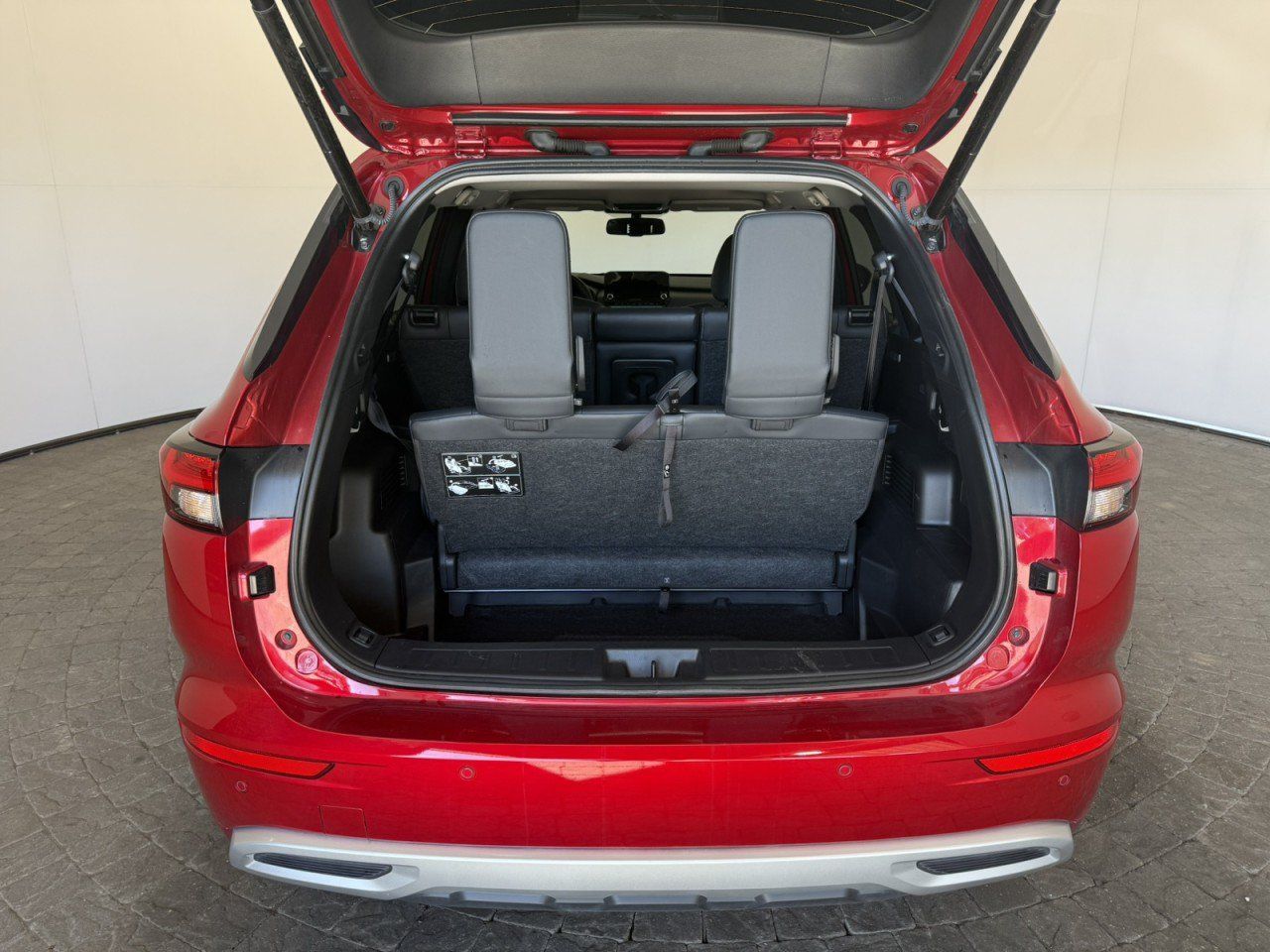 Used 2025 Mitsubishi Outlander SEL AWD/4WD image 7