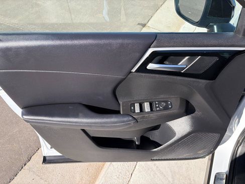 Used 2023 Mitsubishi Outlander SE Black Edition image 9