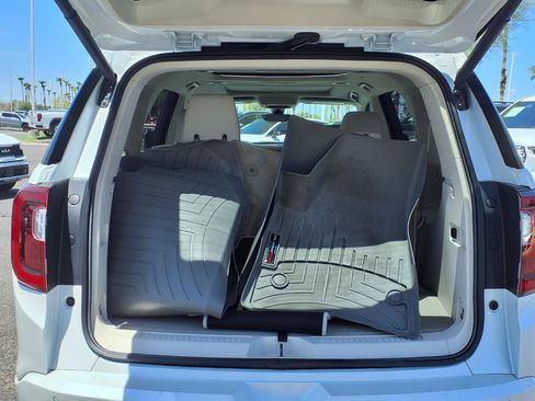 Used 2023 GMC Acadia Denali w/ Denali Technology Package FWD image 7