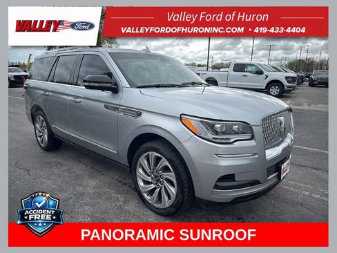Used 2022 Lincoln Navigator Reserve AWD/4WD image 1