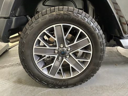 Used 2024 Jeep Wrangler High Altitude AWD/4WD image 12