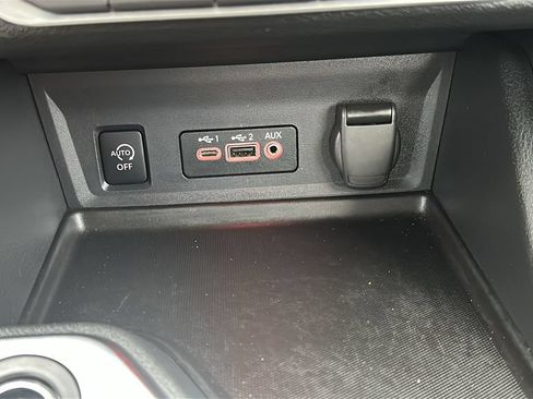 Used 2025 Nissan Sentra SV FWD image 26