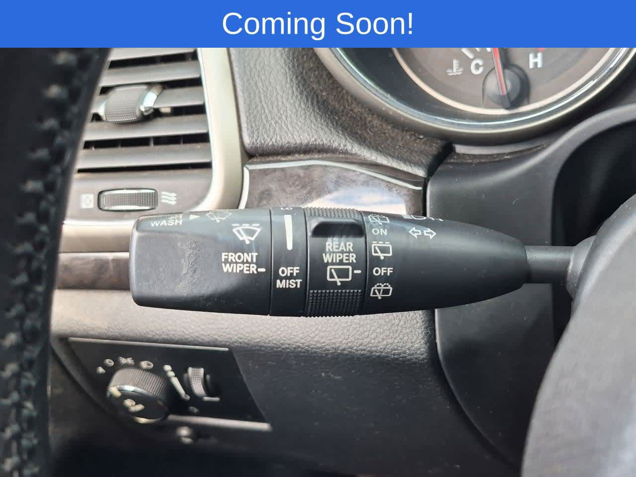 Used 2011 Jeep Grand Cherokee Laredo w/ Security & Convenience Group AWD/4WD image 25