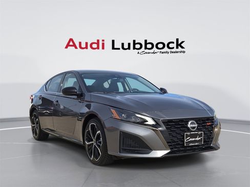 Used 2024 Nissan Altima 2.5 SR image 1
