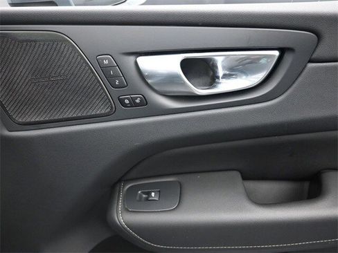 Certified 2023 Volvo XC60 B5 Ultimate image 31