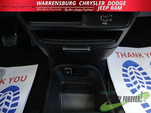 New 2026 Chrysler Pacifica Select image 26