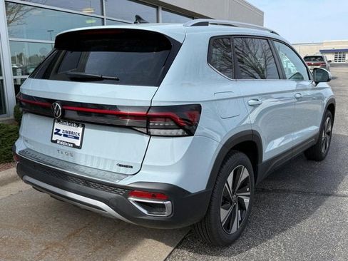 New 2026 Volkswagen Taos SE AWD/4WD image 3