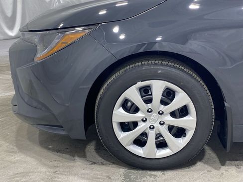 Used 2025 Toyota Corolla LE image 18