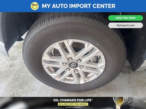 Used 2025 Toyota Tundra SR5 w/ SR5 Premium Package image 9