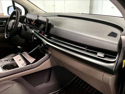 New 2026 Kia Carnival image 10