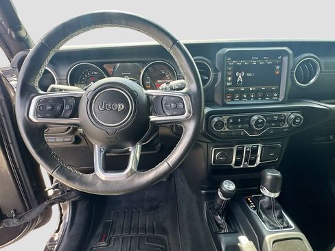 Used 2022 Jeep Wrangler Unlimited Sahara w/ Cold Weather Group AWD/4WD image 12