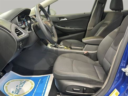Used 2016 Chevrolet Cruze LT w/ Convenience Package FWD image 10