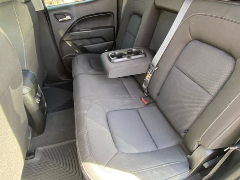 Used 2022 Chevrolet Colorado LT w/ Safety Package image 21