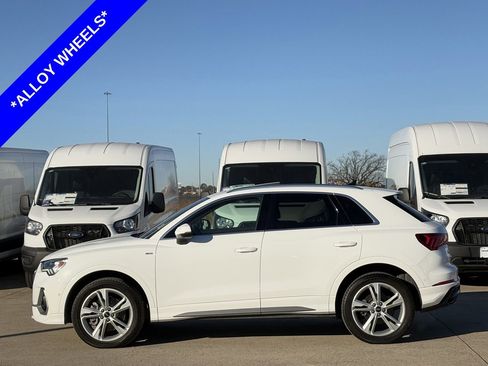 Used 2021 Audi Q3 2.0T Premium Plus w/ Premium Plus Package image 3