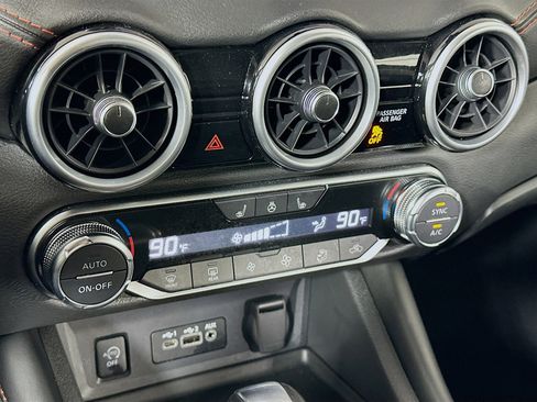 Used 2024 Nissan Sentra SR w/ SR Premium Package image 22