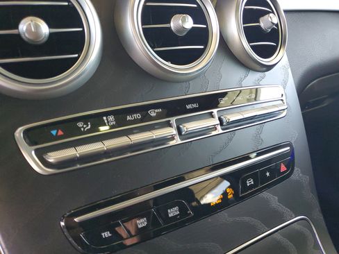 Used 2022 Mercedes-Benz GLC 300 image 27