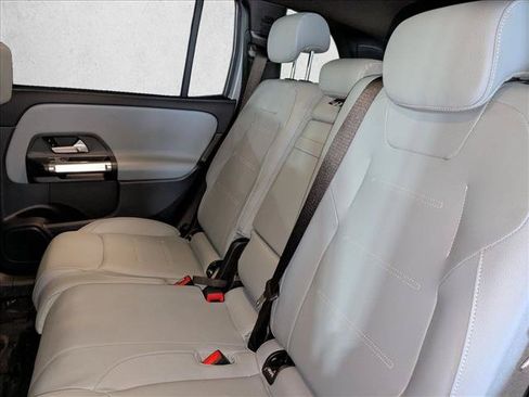 Used 2026 Mercedes-Benz GLB 250 image 20