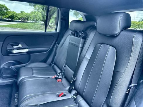 Used 2025 Mercedes-Benz GLB 250 image 22
