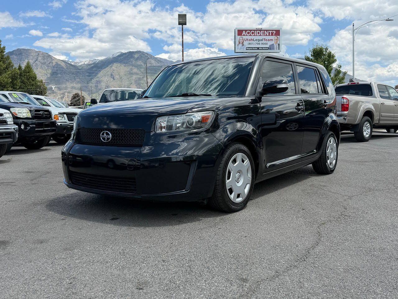 Used 2009 Scion xB FWD image 2