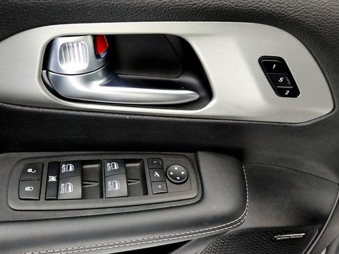 Used 2023 Chrysler Pacifica Limited w/ Uconnect Theater Family Group AWD/4WD image 24