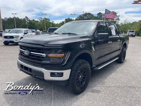 Used 2025 Ford F150 XLT AWD/4WD image 3