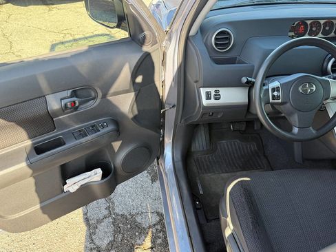 Used 2010 Scion xB image 37