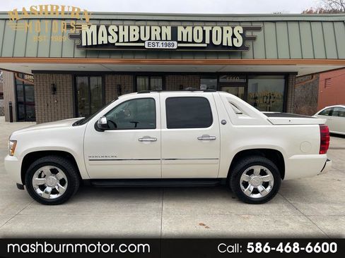 Used 2013 Chevrolet Avalanche LTZ image 1