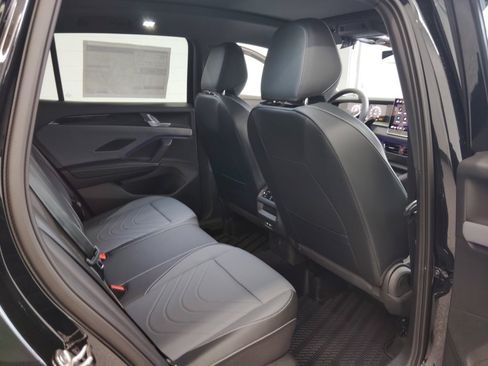 New 2026 Volkswagen Tiguan SE R-Line image 20