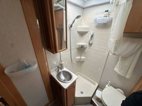 Used 2017 Mercedes-Benz Sprinter 3500 image 40