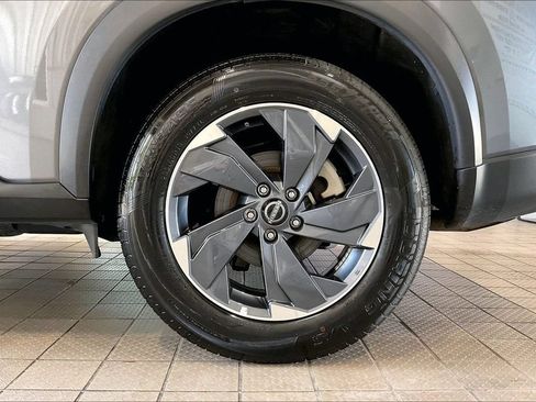 Used 2025 Nissan Rogue SV FWD image 31