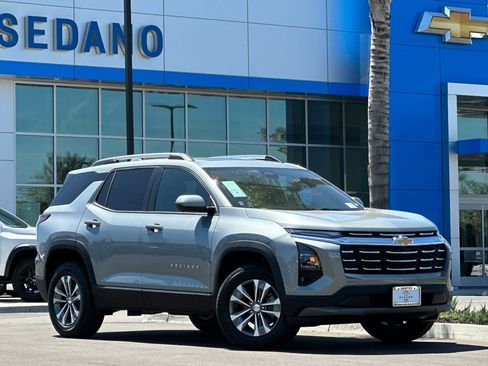 New 2026 Chevrolet Equinox LT image 2