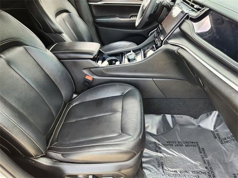 Used 2022 Jeep Grand Cherokee Limited 4xe image 14