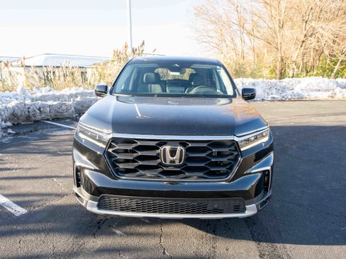 New 2025 Honda Pilot EX-L image 2