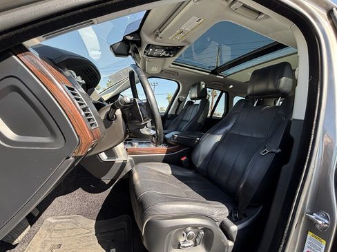 Used 2017 Land Rover Range Rover HSE AWD/4WD image 13