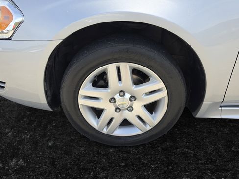 Used 2015 Chevrolet Impala LT w/ LT Sunroof Package FWD image 26