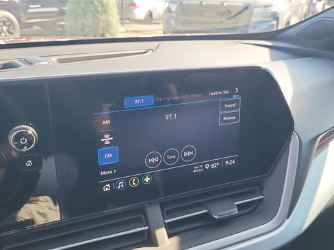 Used 2025 Chevrolet Trax RS FWD image 20