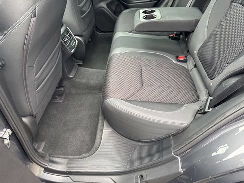 Used 2023 Subaru Forester Premium AWD/4WD image 36