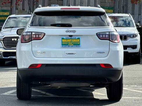 Used 2024 Jeep Compass Latitude image 5